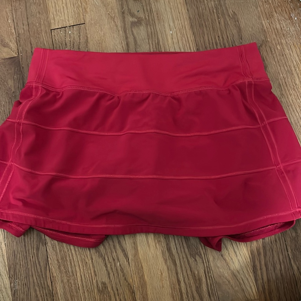 Lululemon women skirt with shorts built in